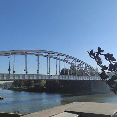Hip Riverview Bestern Seghedin Exterior foto